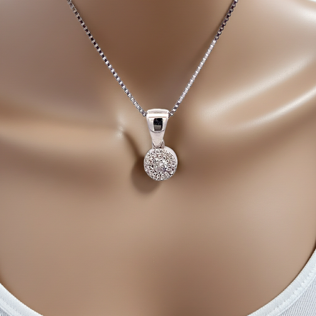 Ralf Scharrer meets Vinczenza!    stylischer Silber Anhänger mit Zirkonia- Steinen und Venezianerkette