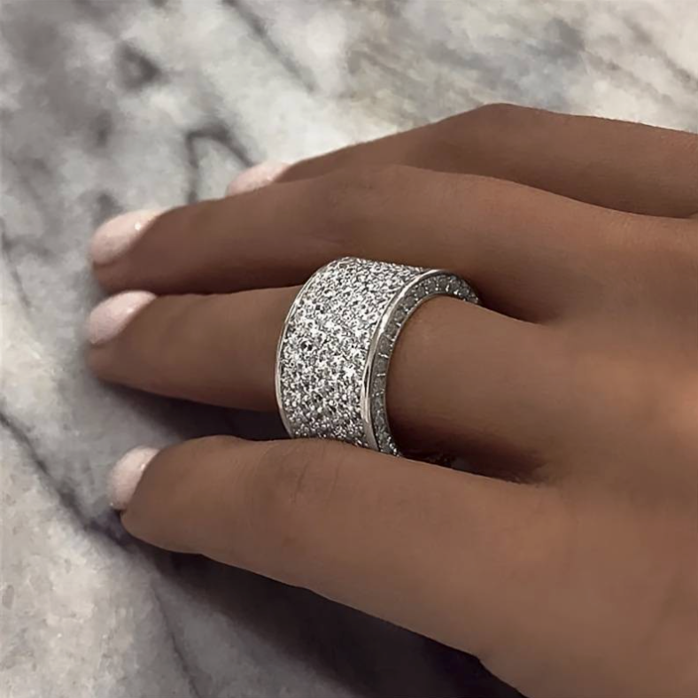 Modisch TOP!  Zirkonia- Ring in Silber